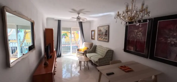 Short-term rent of middle floor apartment in Los Boliches 0
