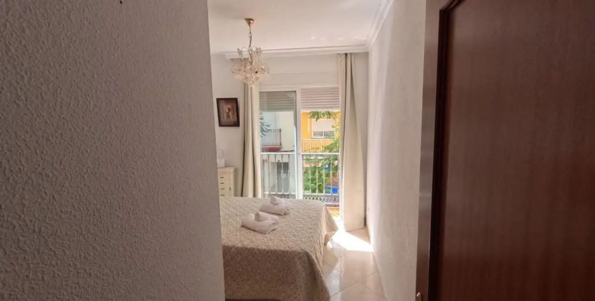 Short-term rent of middle floor apartment in Los Boliches 3