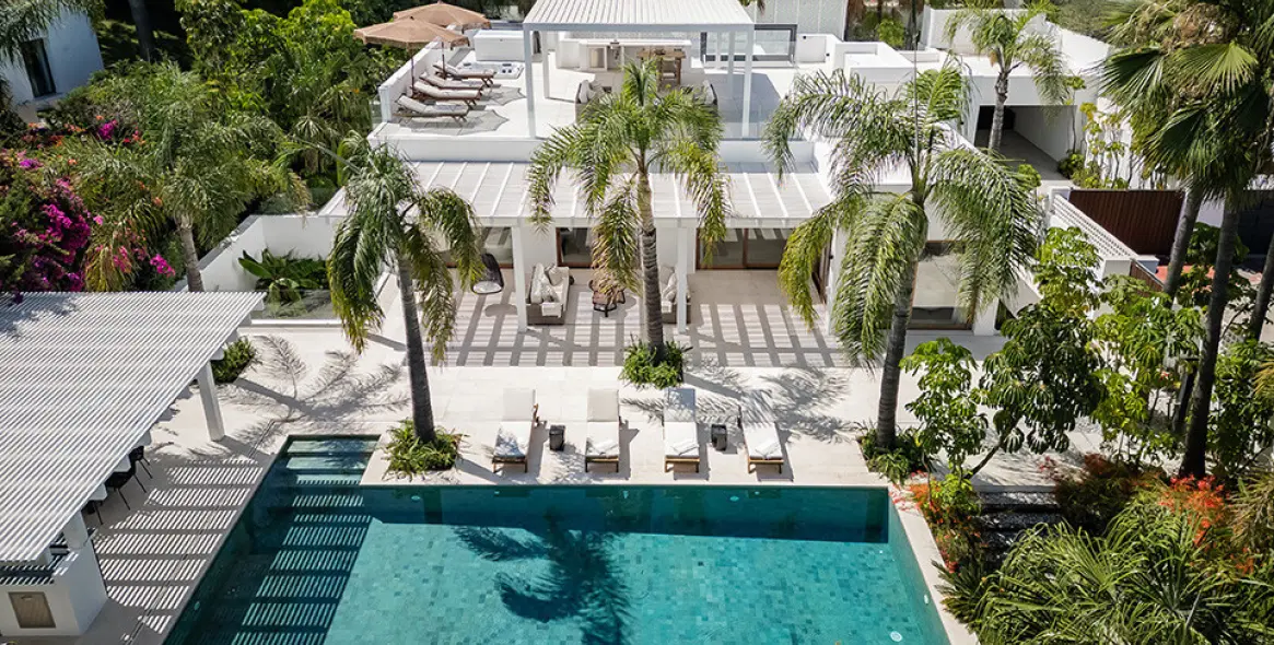 Продажа  отдельно стоящей виллы в Las Brisas 1