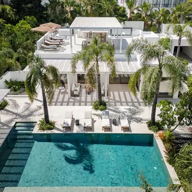 Venta de villa independiente en Las Brisas
