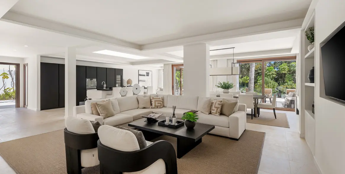 Продажа  отдельно стоящей виллы в Las Brisas 10