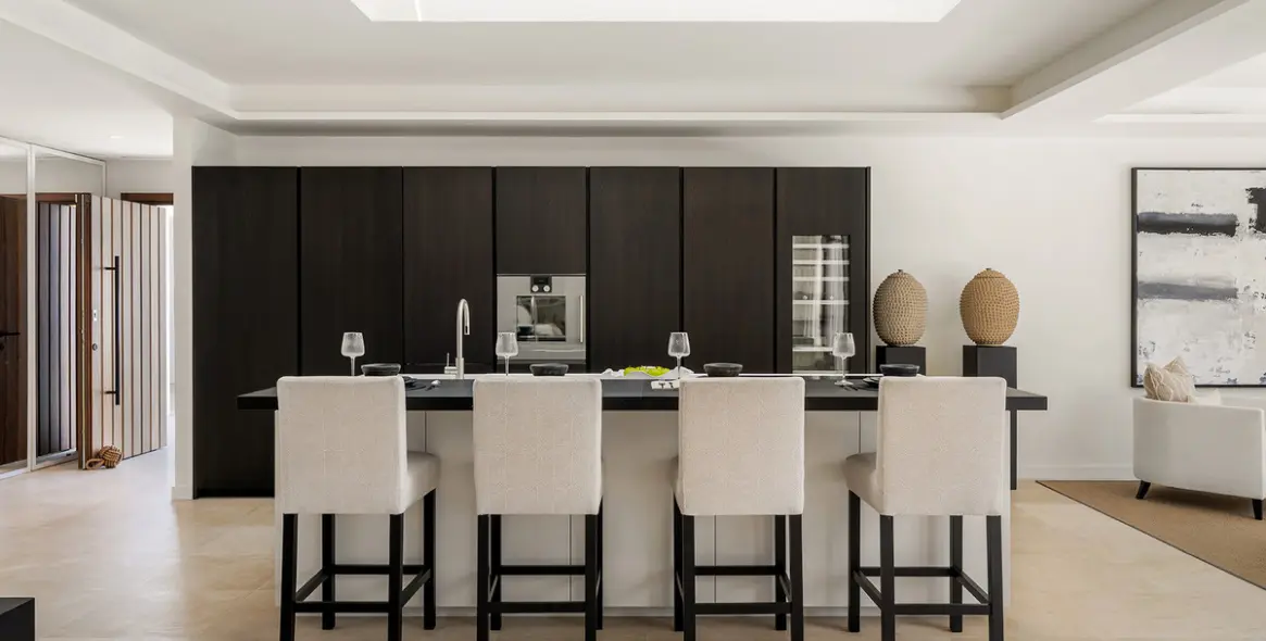 Продажа  отдельно стоящей виллы в Las Brisas 13
