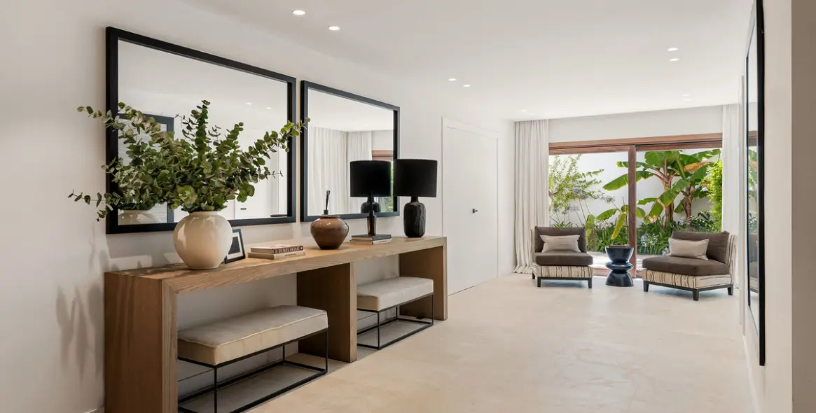 Продажа  отдельно стоящей виллы в Las Brisas 47