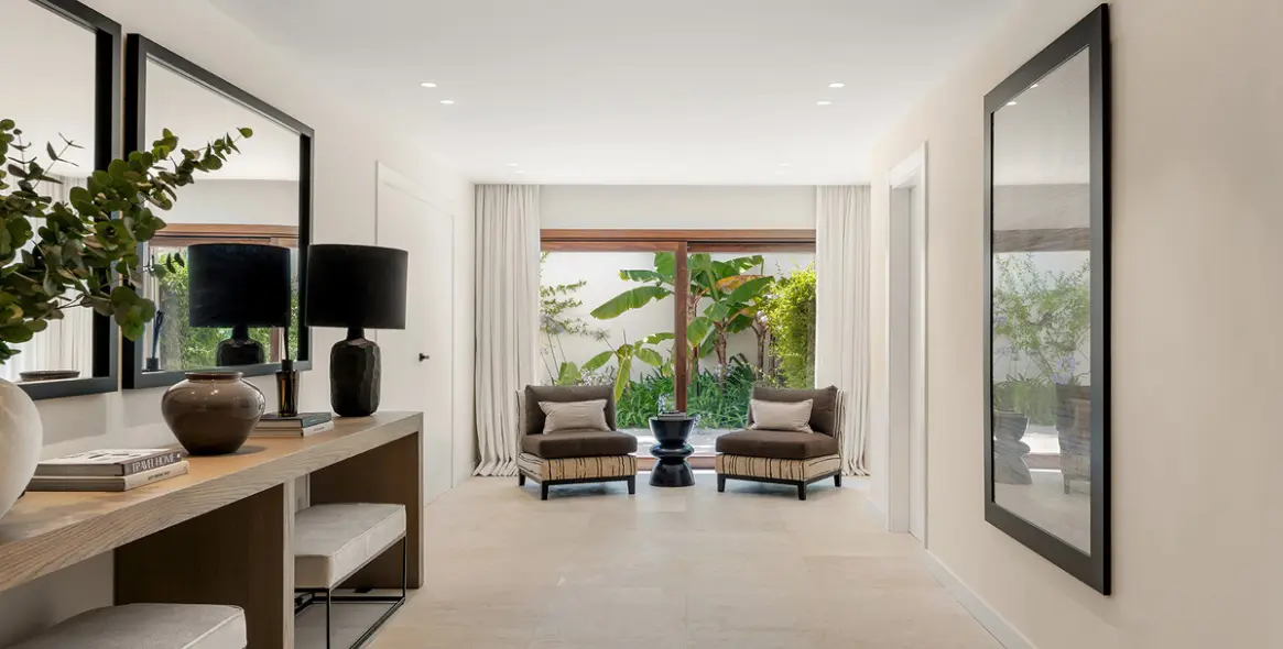 Продажа  отдельно стоящей виллы в Las Brisas 49