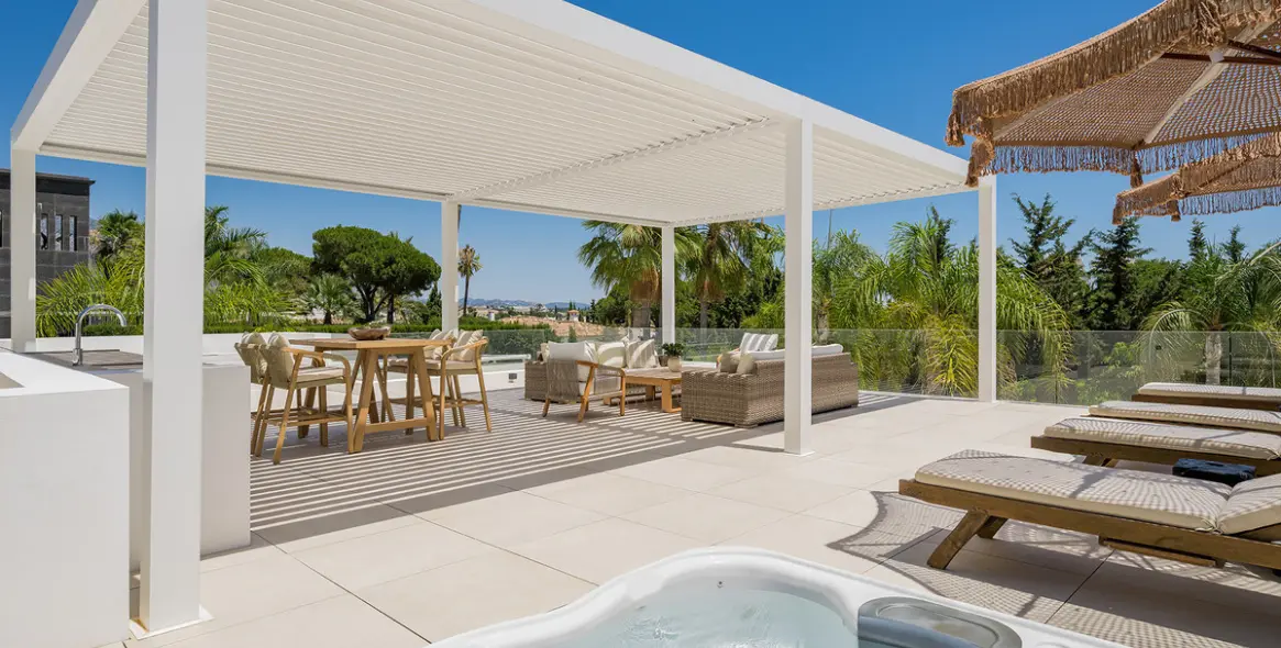 Продажа  отдельно стоящей виллы в Las Brisas 66