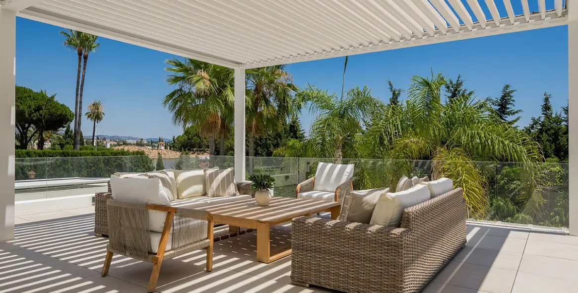 Продажа  отдельно стоящей виллы в Las Brisas 69