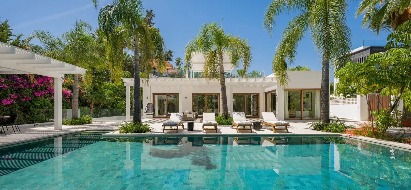 Venta de villa independiente en Las Brisas 3