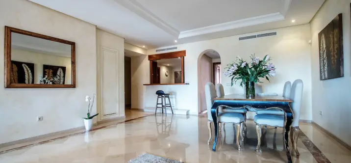 Short-term rent of middle floor apartment in Estepona 3