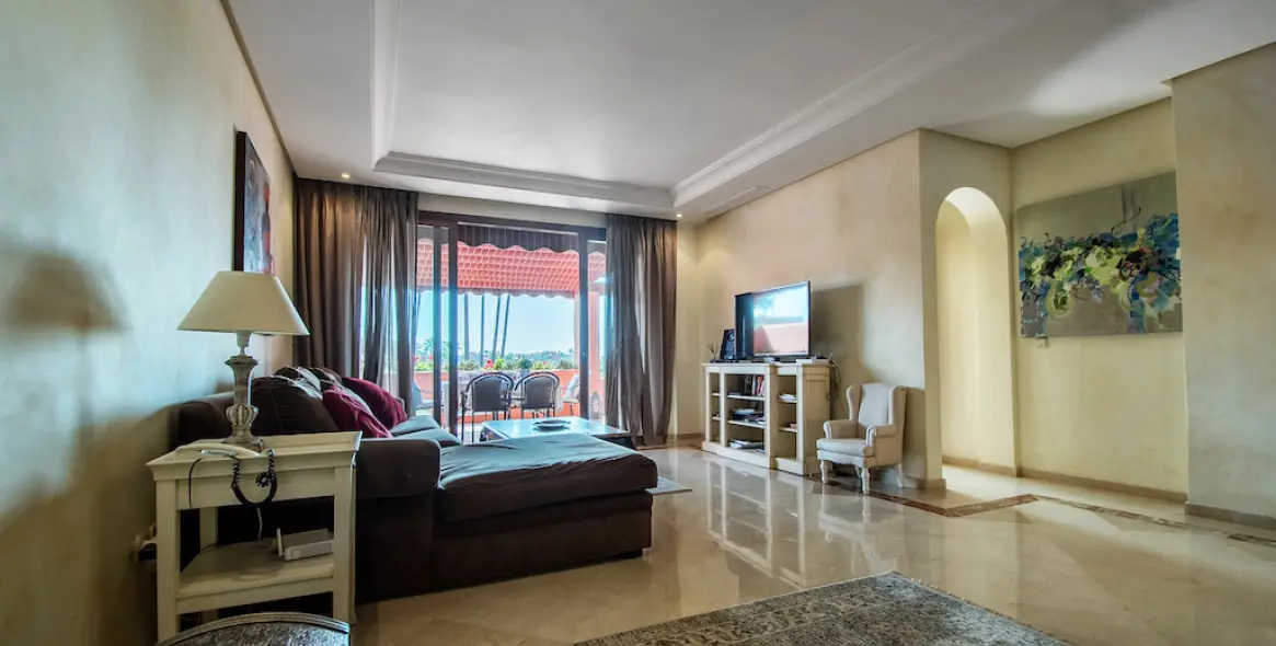 Краткосрочная аренда апартаментов на среднем этаже в Estepona 5