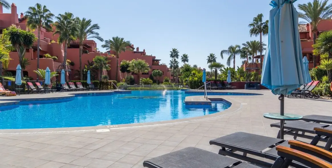 Краткосрочная аренда апартаментов на среднем этаже в Estepona 15