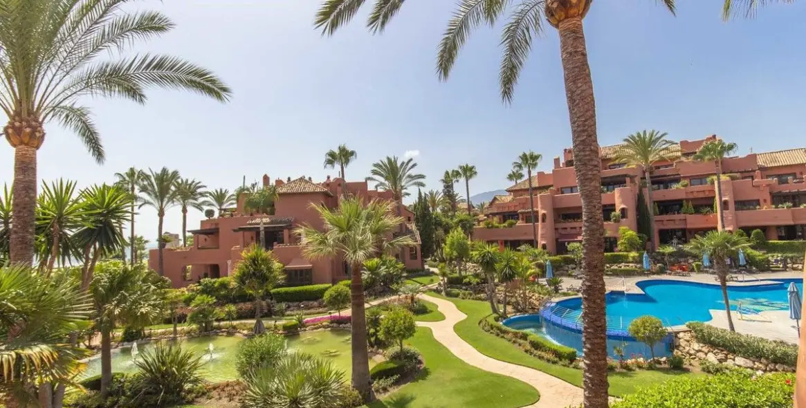 Краткосрочная аренда апартаментов на среднем этаже в Estepona 16