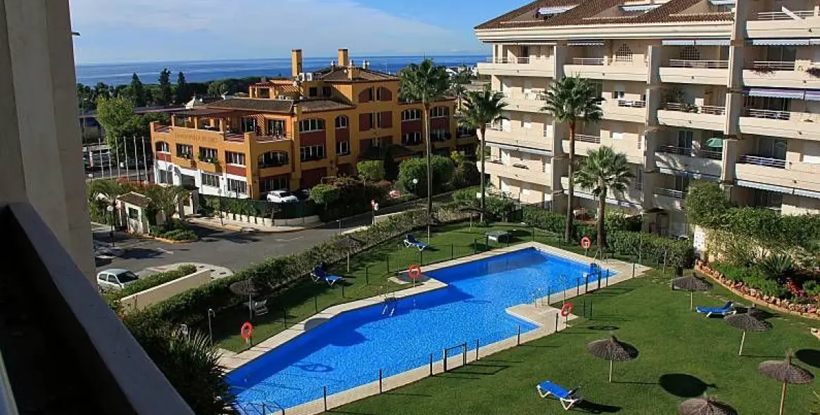 Alquiler a largo plazo de apartamento en planta baja en Nagüeles 1