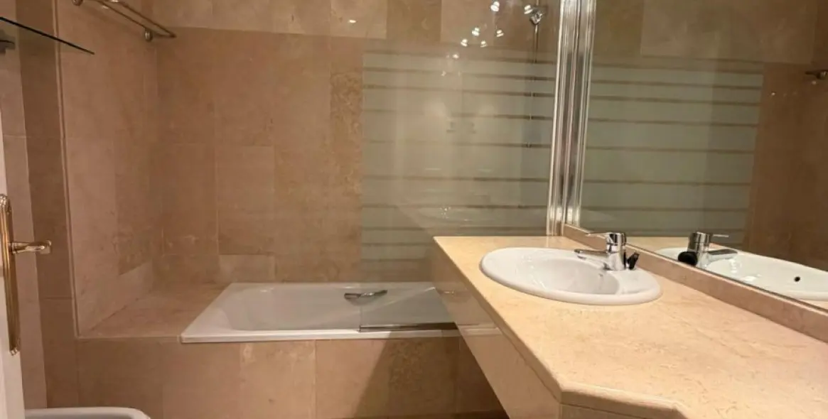 Alquiler a largo plazo de apartamento en planta baja en Nagüeles 9