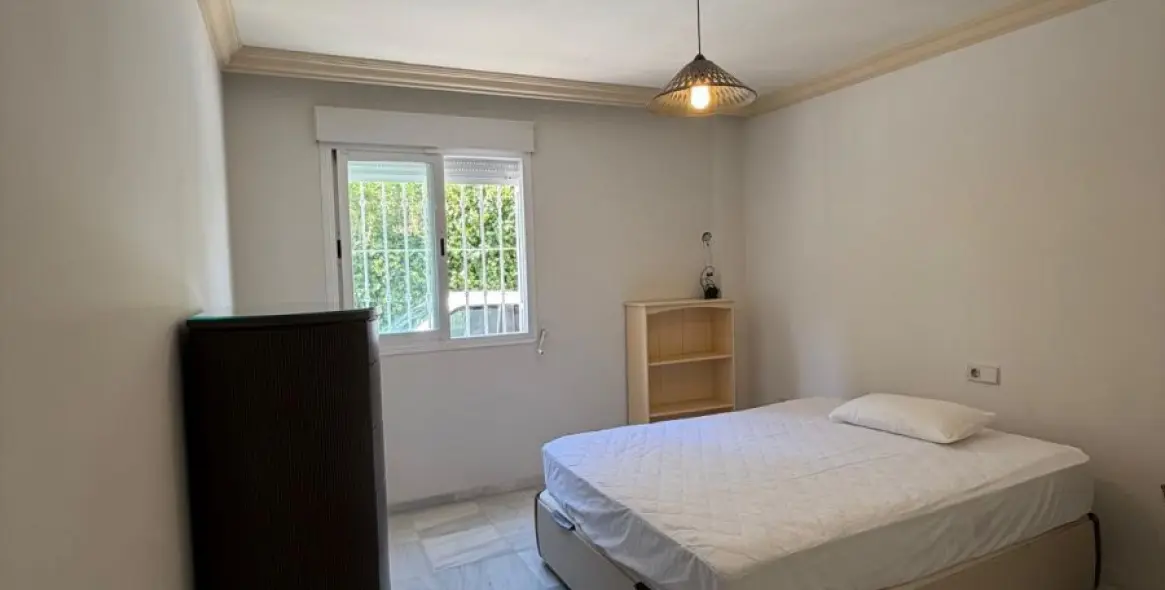 Alquiler a largo plazo de apartamento en planta baja en Nagüeles 11