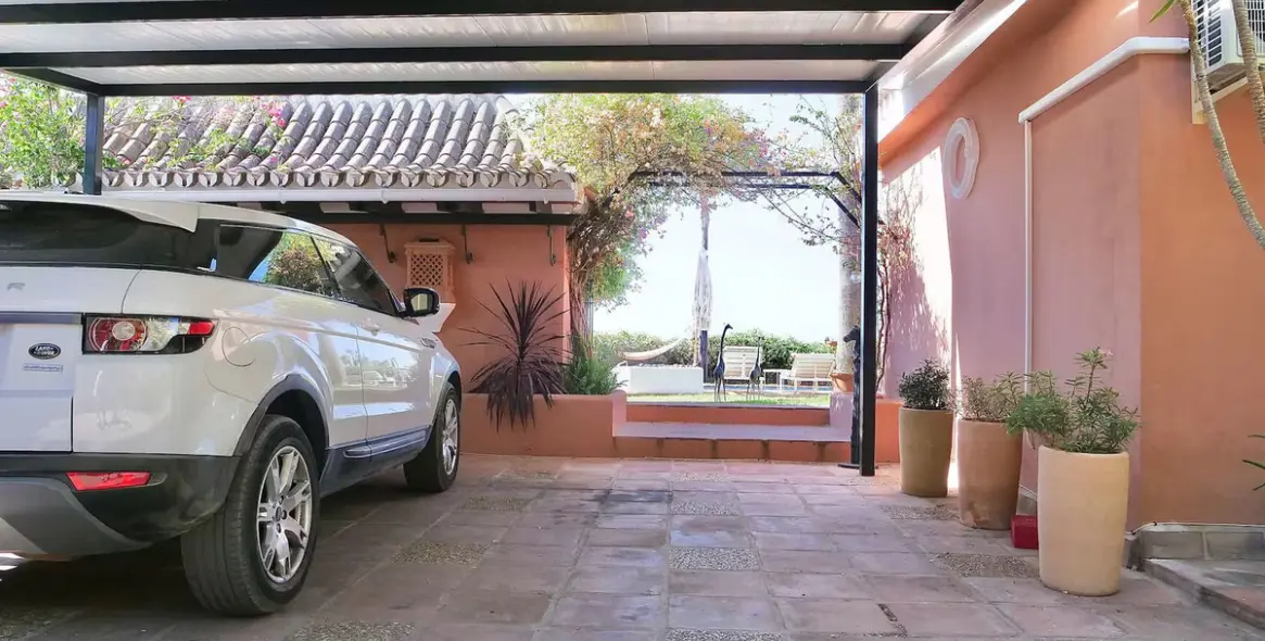 Alquiler a largo plazo de villa independiente en Benahavís 28