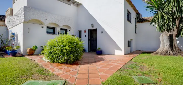 Venta de adosado en Estepona 0