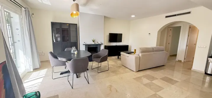 Venta de apartamento en planta baja en Aloha 0