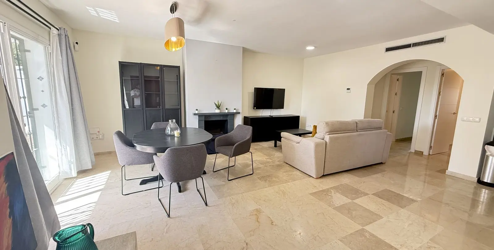 Sale of ground floor apartment in Aloha 1