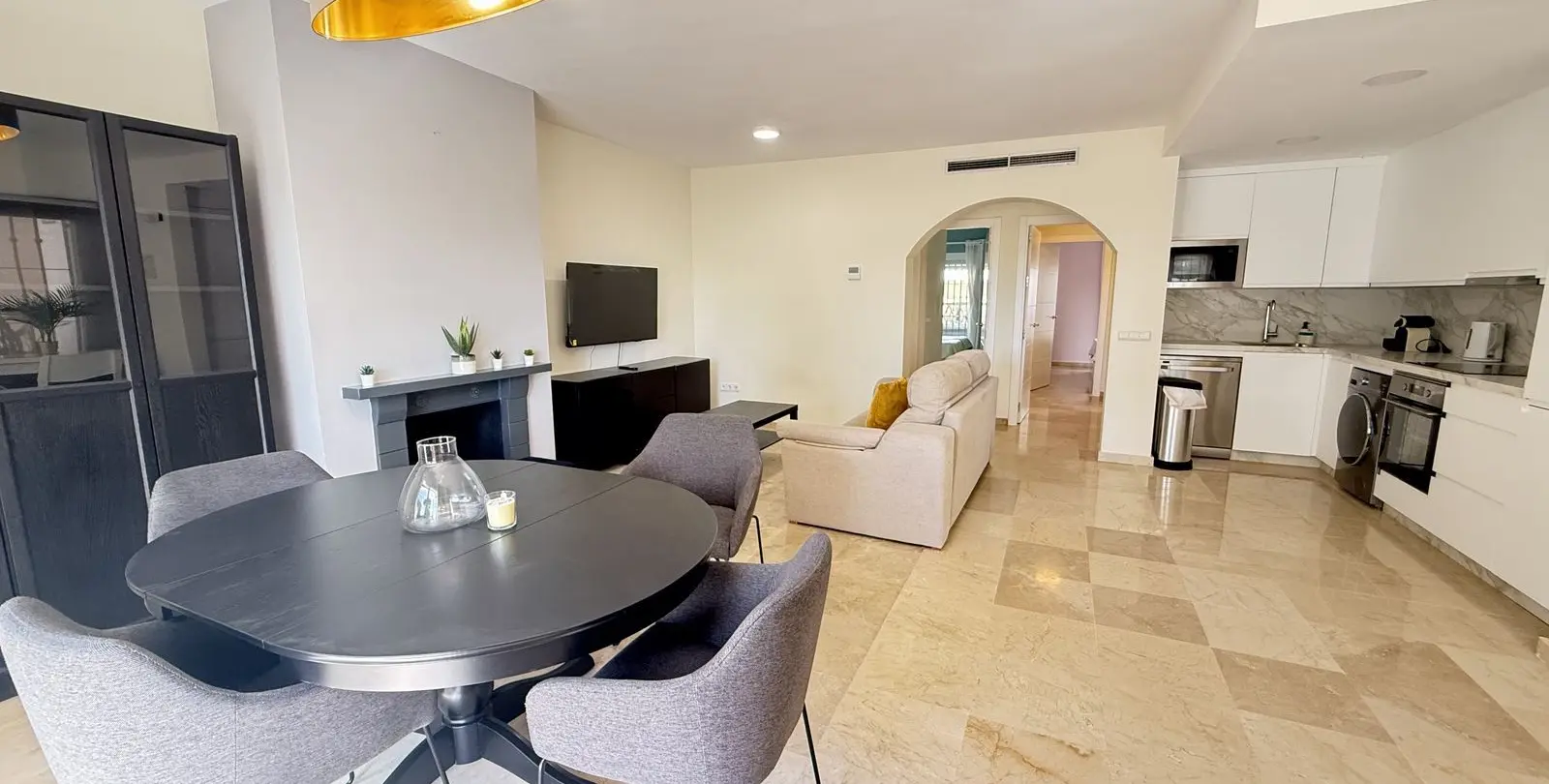 Sale of ground floor apartment in Aloha 3