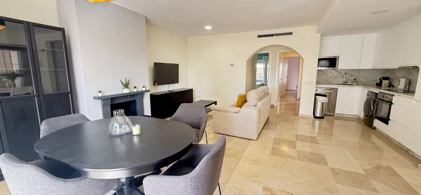 Sale of ground floor apartment in Aloha 2