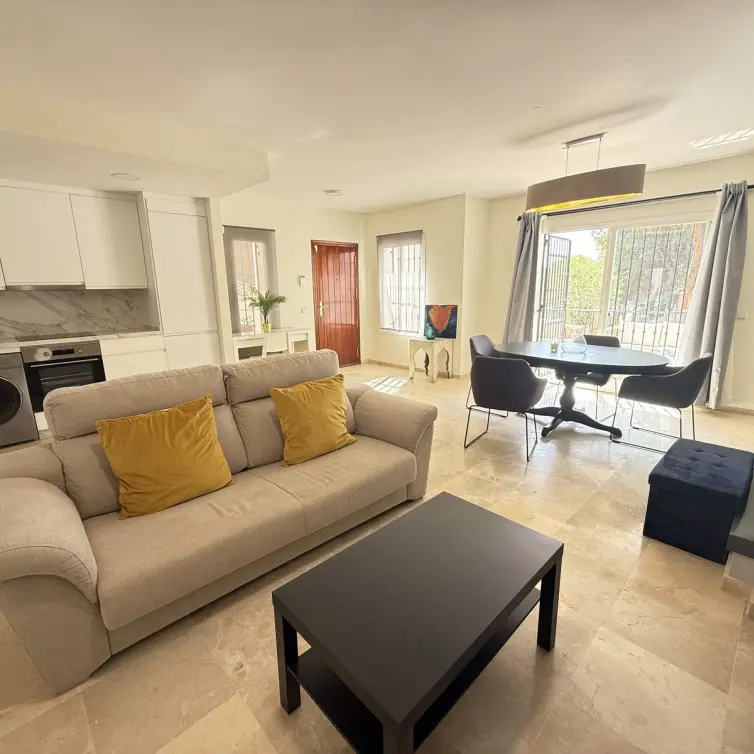 Sale of ground floor apartment in Aloha