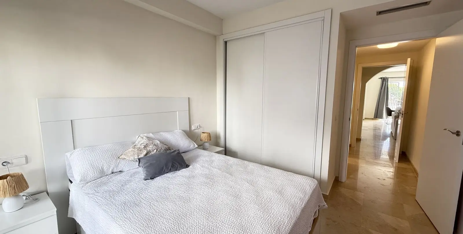 Sale of ground floor apartment in Aloha 8