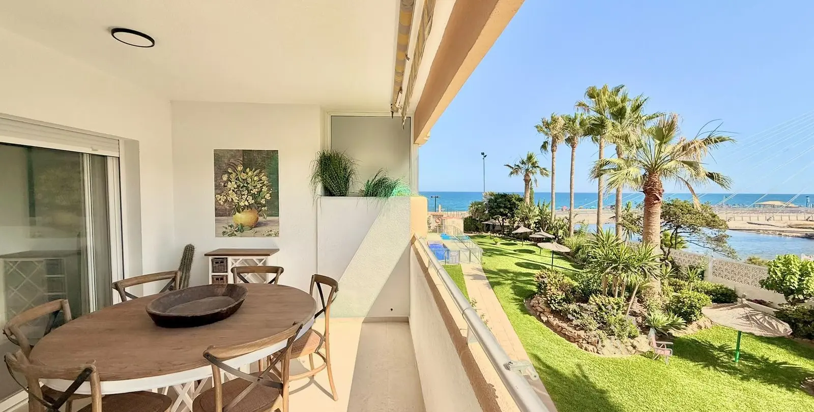 Sale of middle floor apartment in Fuengirola 2