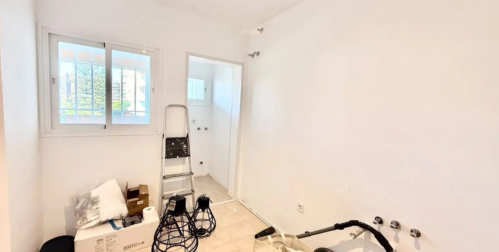 Sale of middle floor apartment in Fuengirola 6