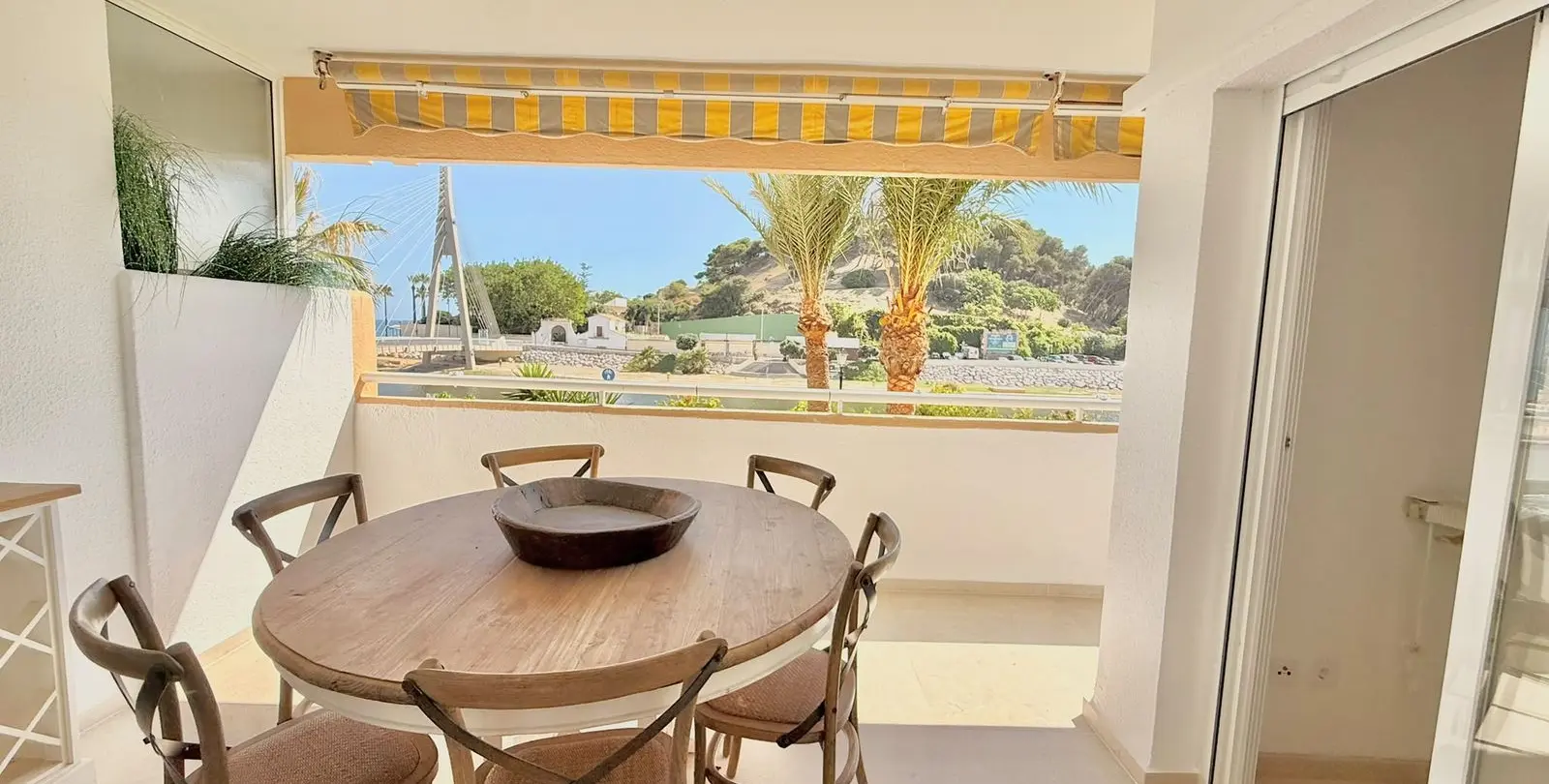 Sale of middle floor apartment in Fuengirola 10