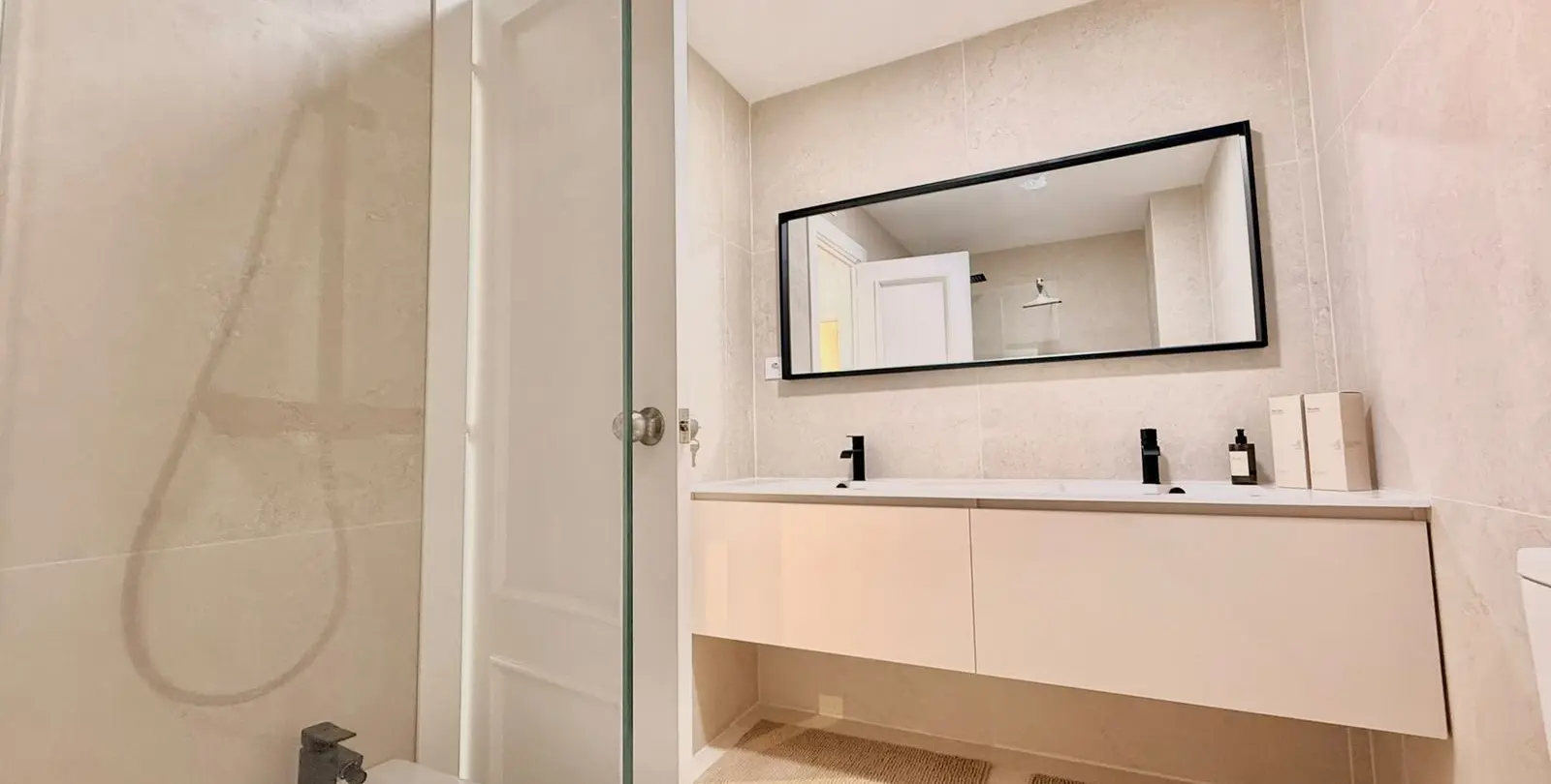 Sale of middle floor apartment in Fuengirola 14