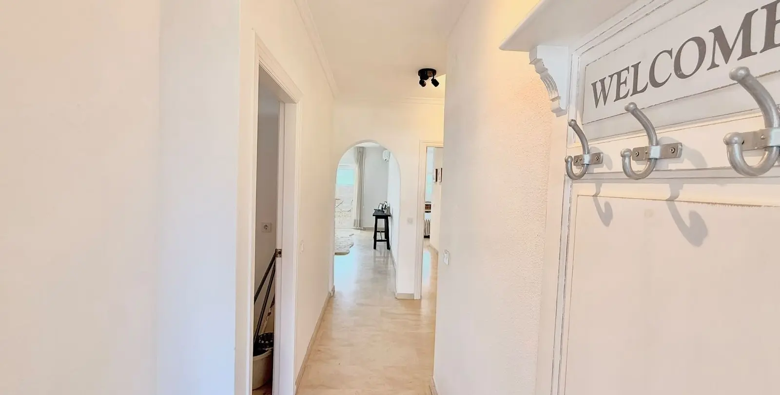 Sale of middle floor apartment in Fuengirola 3
