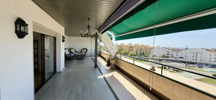 Venta de apartamento en planta media en San Pedro de Alcántara 2