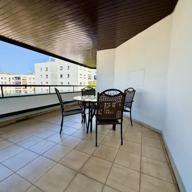 Venta de apartamento en planta media en San Pedro de Alcántara