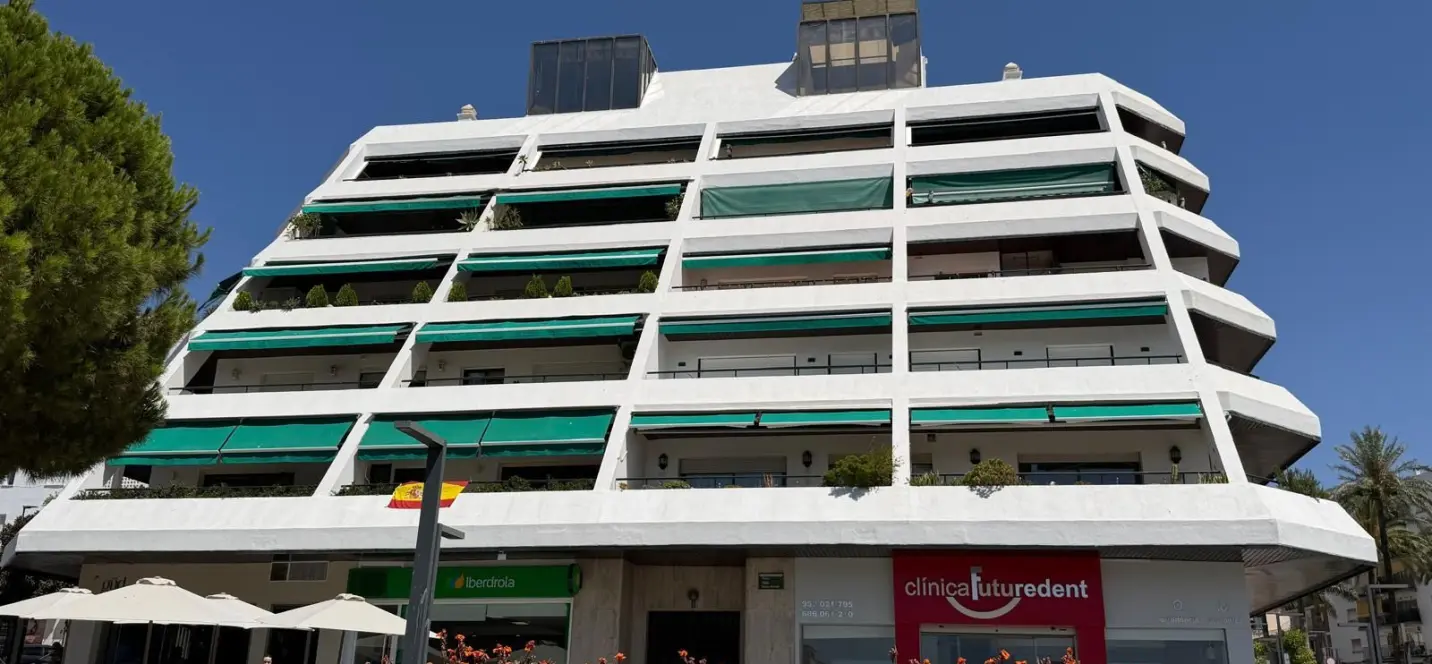 Sale of middle floor apartment in San Pedro de Alcántara 0