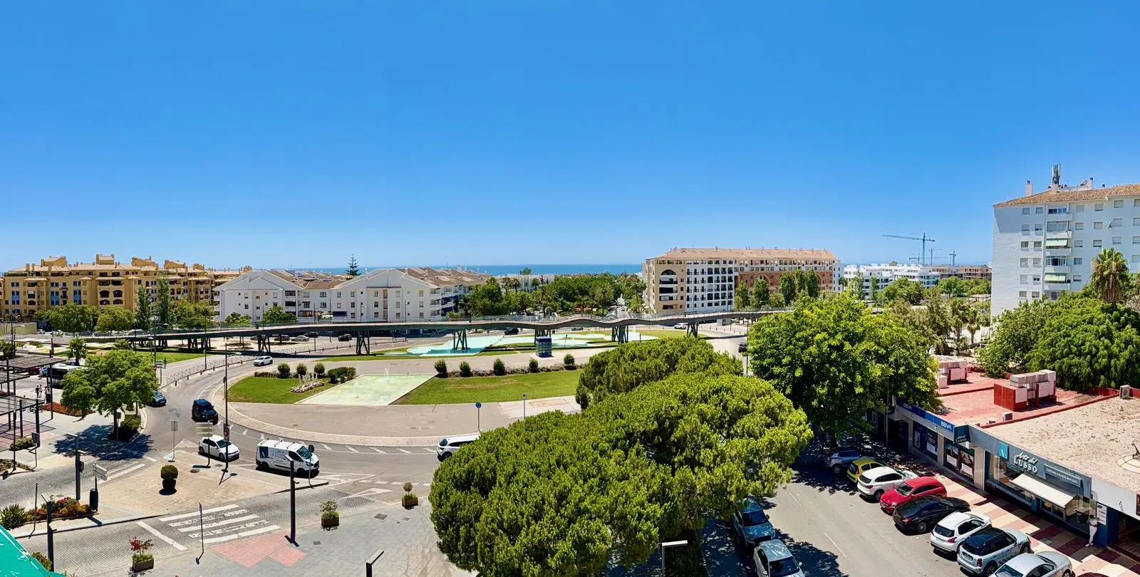 Sale of middle floor apartment in San Pedro de Alcántara 2