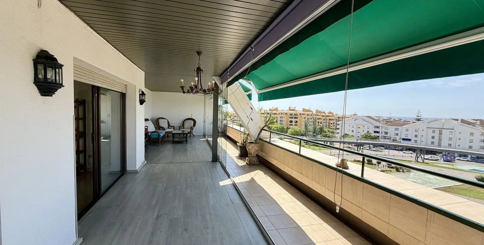 Sale of middle floor apartment in San Pedro de Alcántara 4