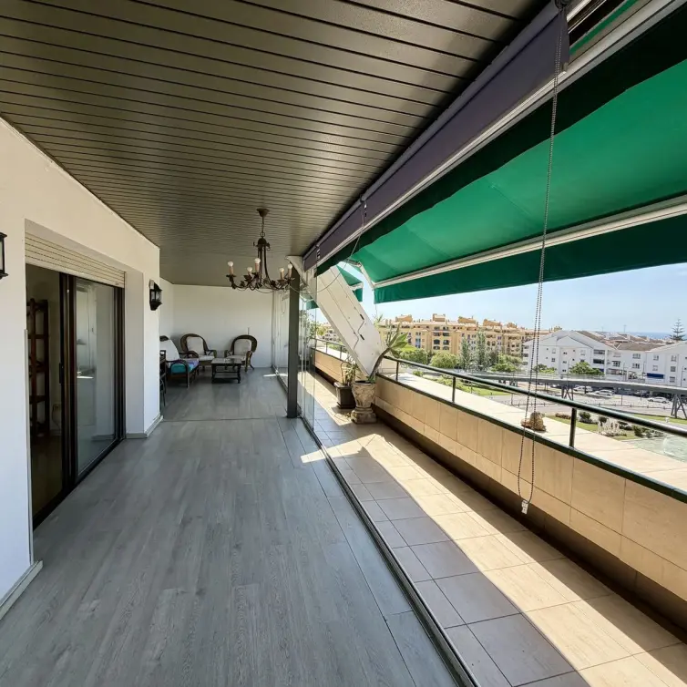Sale of middle floor apartment in San Pedro de Alcántara