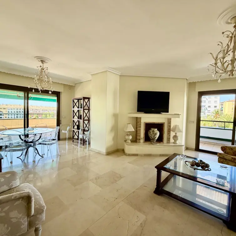 Sale of middle floor apartment in San Pedro de Alcántara