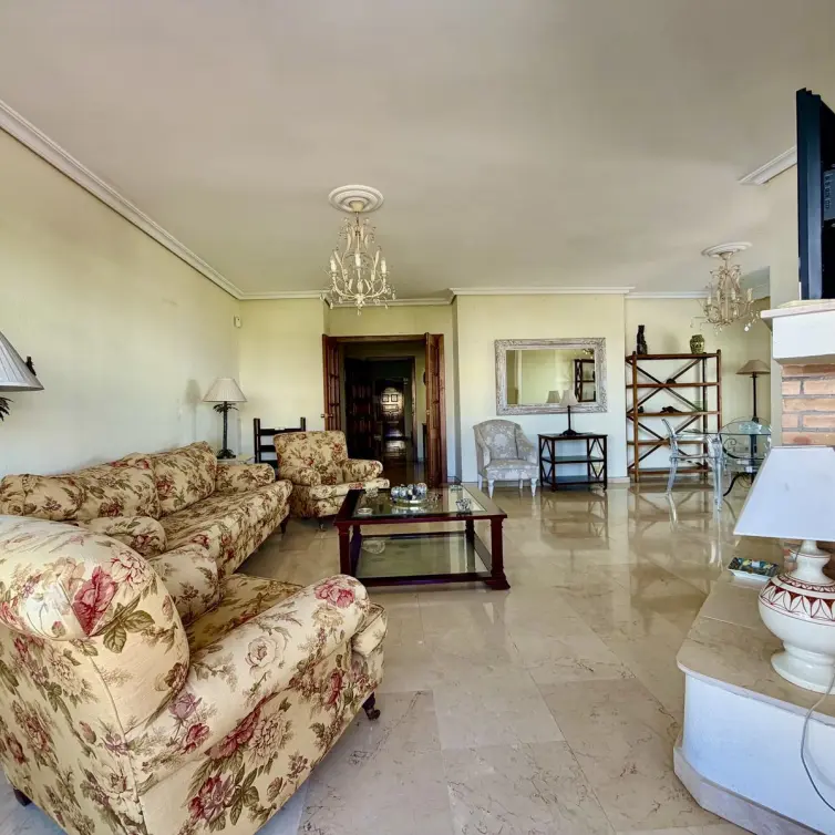 Sale of middle floor apartment in San Pedro de Alcántara