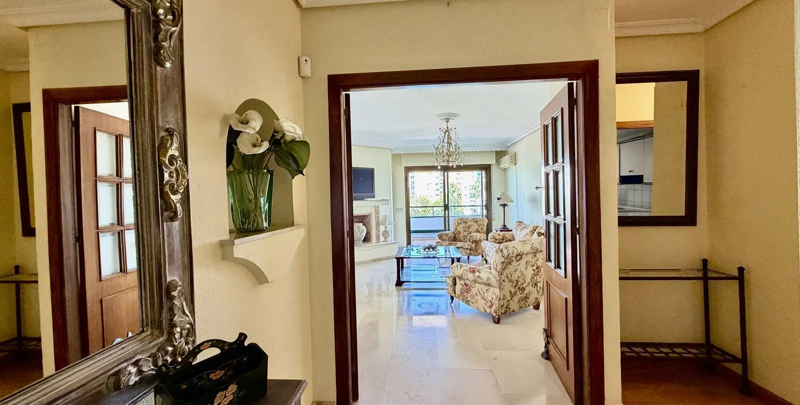 Sale of middle floor apartment in San Pedro de Alcántara 9