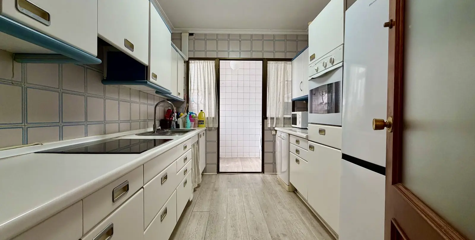 Sale of middle floor apartment in San Pedro de Alcántara 11