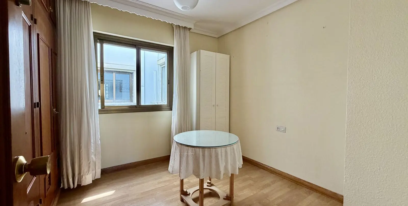 Sale of middle floor apartment in San Pedro de Alcántara 12