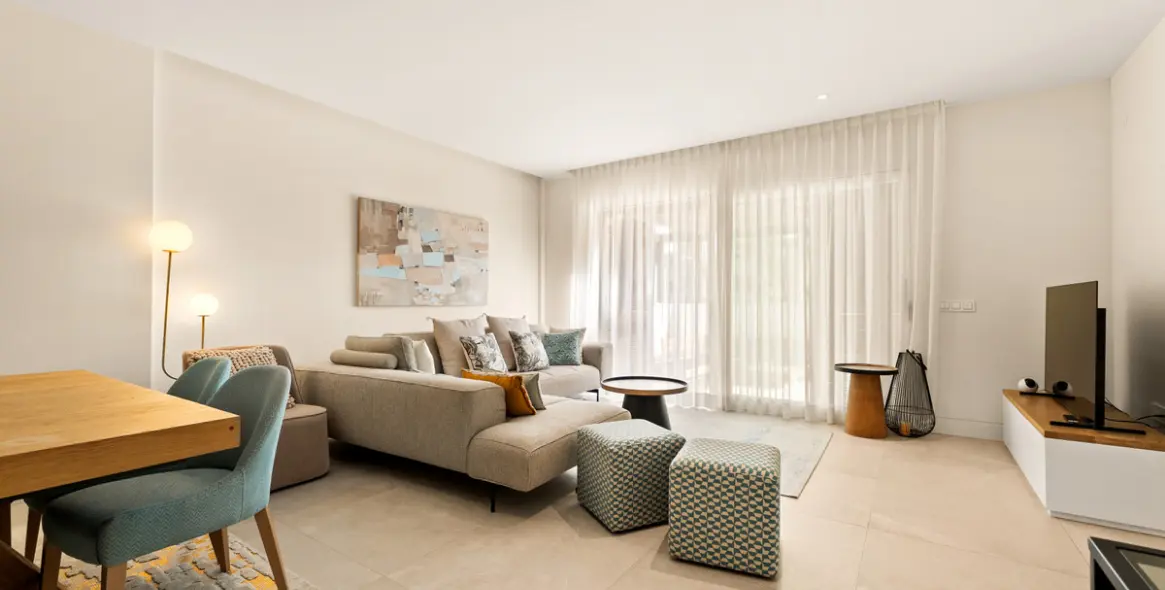 Short-term rent of duplex in The Golden Mile 10