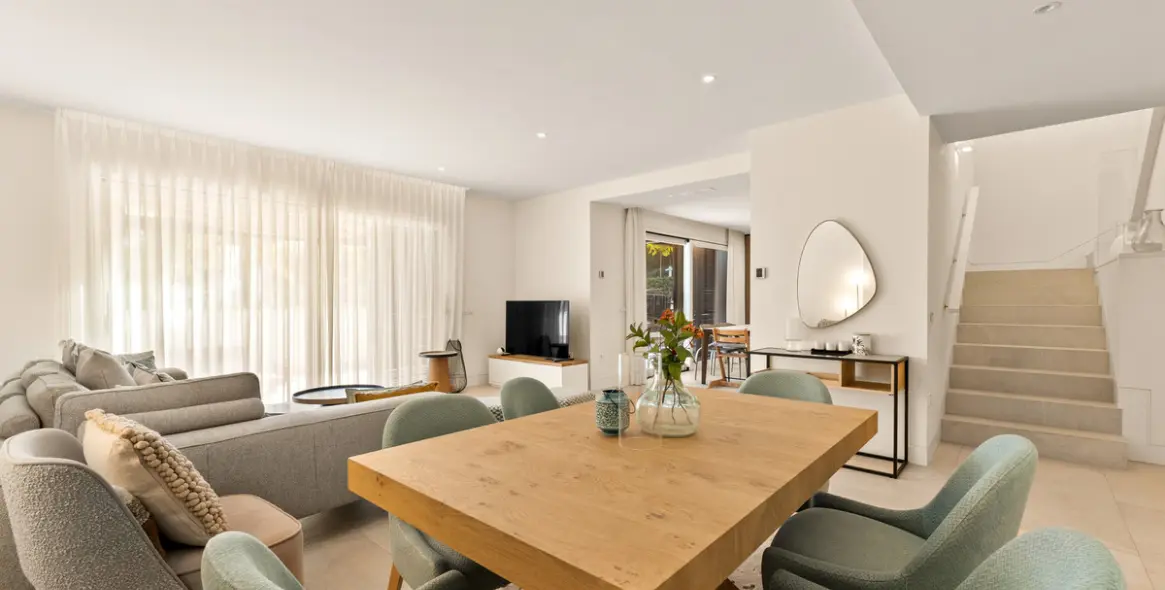 Short-term rent of duplex in The Golden Mile 11