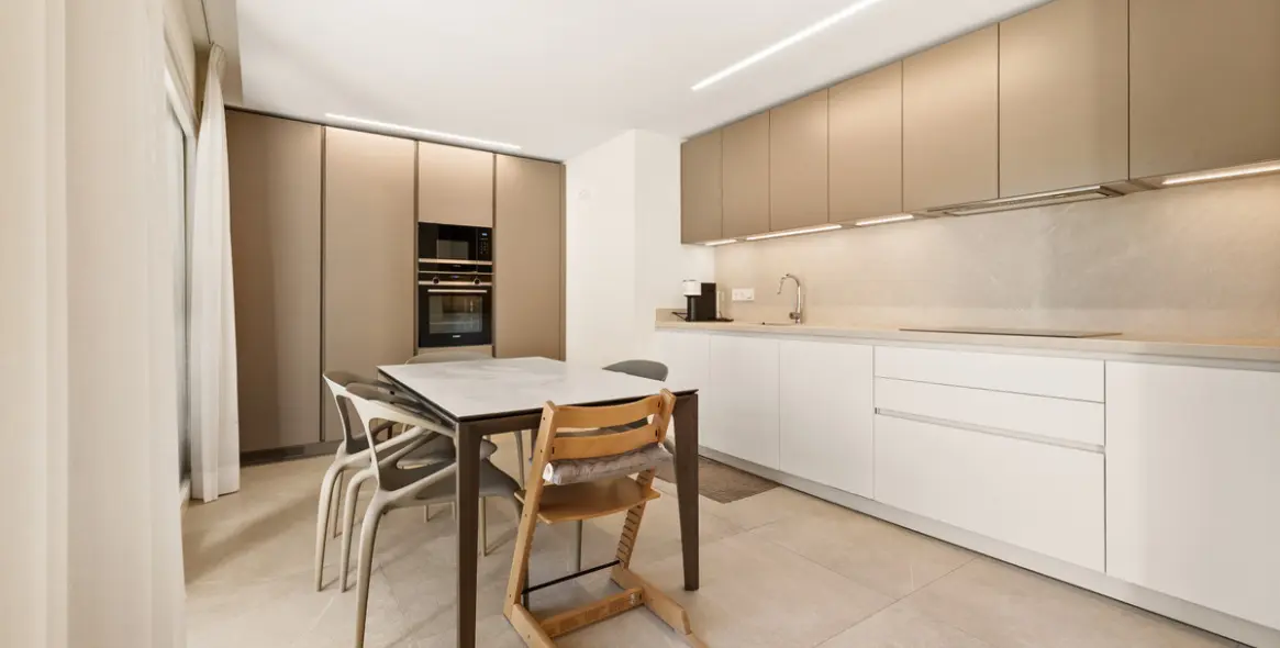 Short-term rent of duplex in The Golden Mile 12