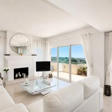 Venta de ático dúplex en Elviria