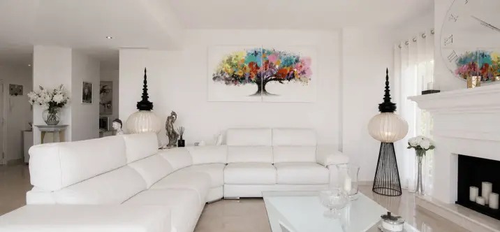 Venta de ático dúplex en Elviria 3