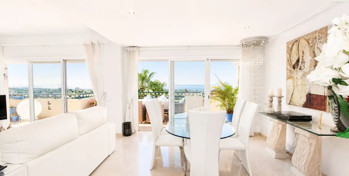 Venta de ático dúplex en Elviria 6