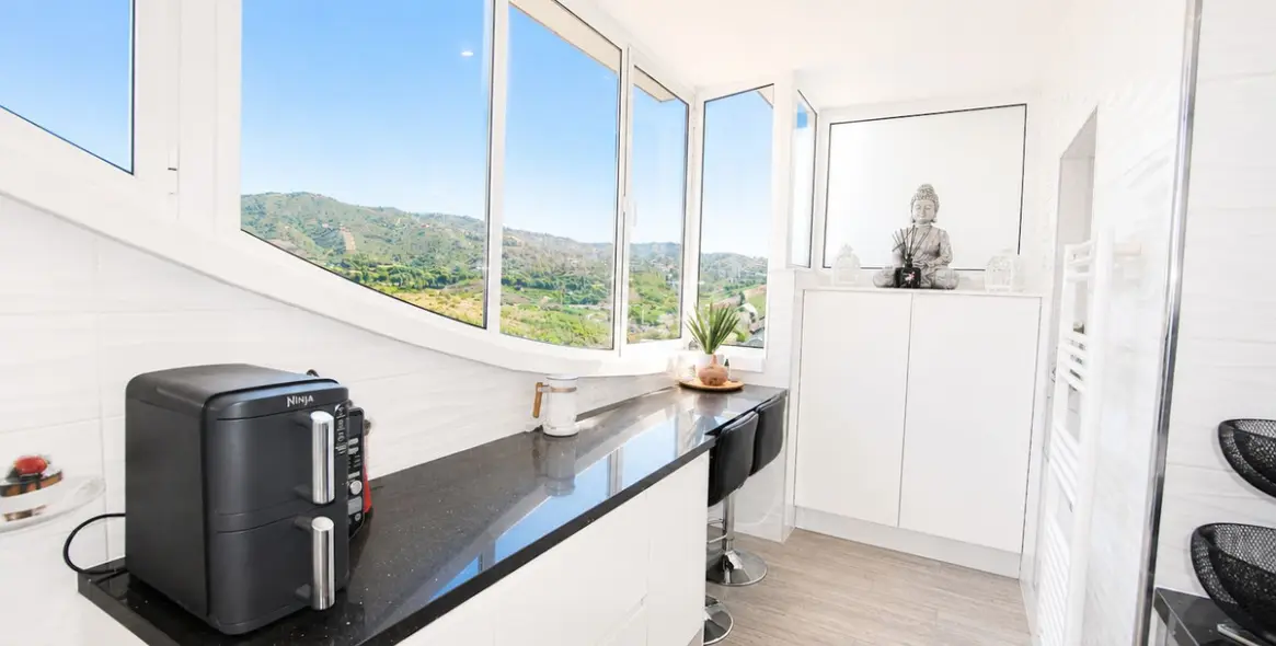 Venta de ático dúplex en Elviria 14