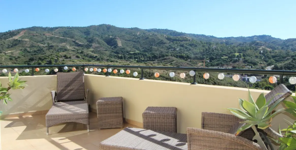 Venta de ático dúplex en Elviria 26